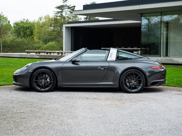 PORSCHE 991.2 TARGA 4